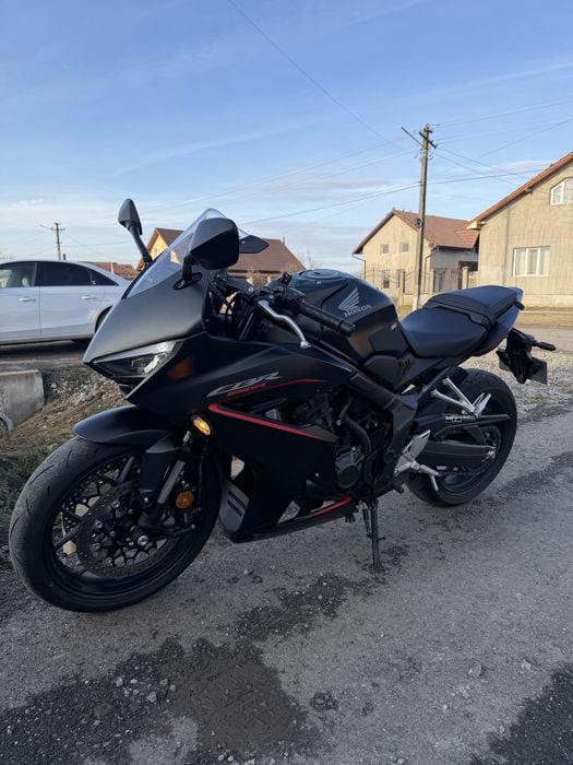 Vand honda cbr650r limitat A2