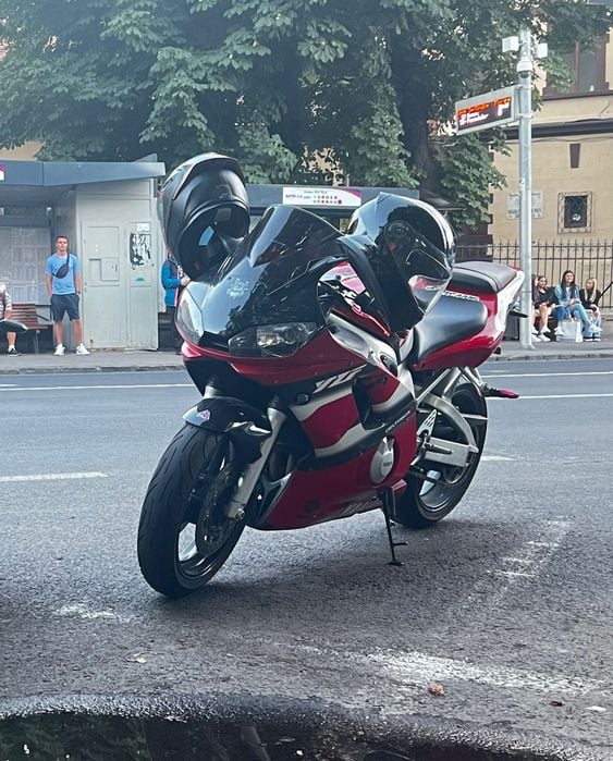 Dezmembrez Yamaha R6 2002