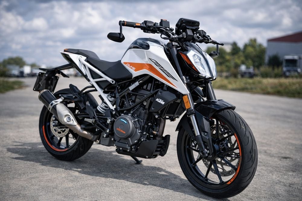 ktm Duke 390 2022 ,a 2 • ABS • Disponibil ime