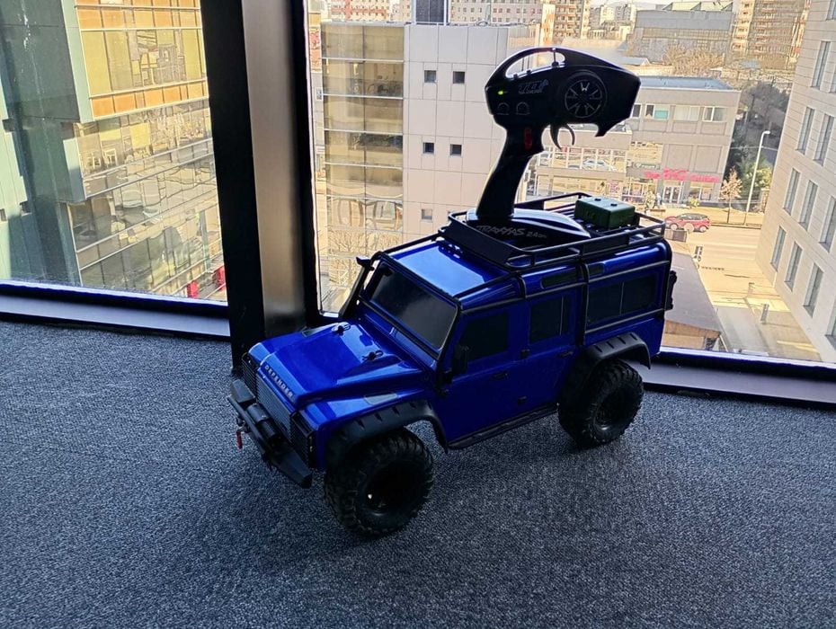 Traxxas TRX-4 Scale 1/10 Crawler TQi Land Rover Defender Albastru