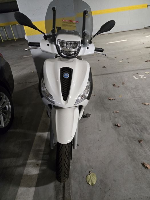 Scuter Piaggio Medley 125 S ABS – MY2024 – 350 km - Alb Luna