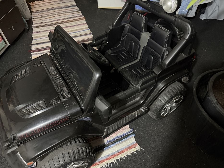 Masinuta electrica Jeep rubicon copii