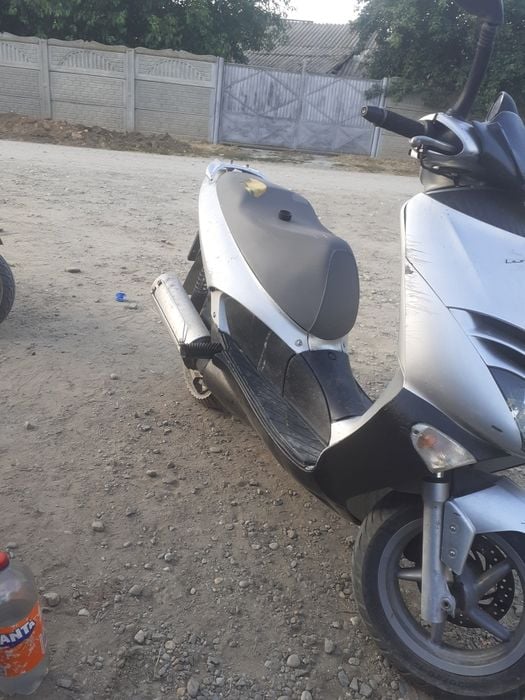Vand schimb scuter aprilia leonardo