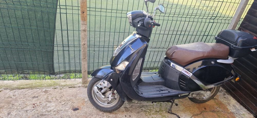 Scutere commodo explorer