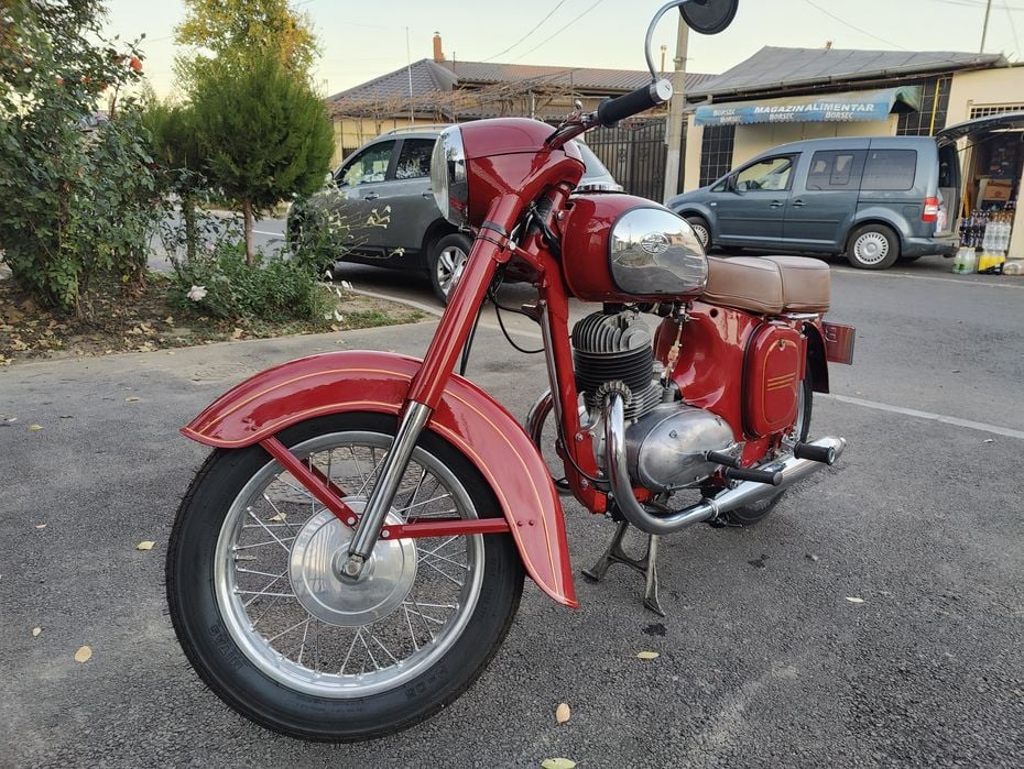 Vând jawa 250 1960
