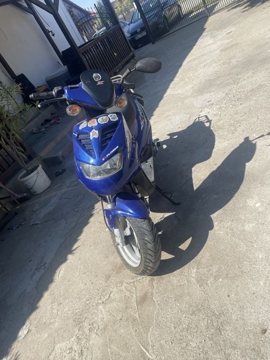 Vand sau schimb scuter cu acte si chei