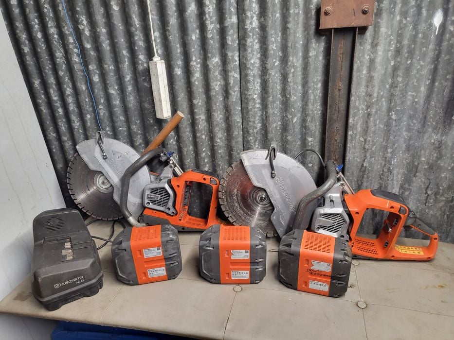 2 Drujbe electrice Husqvarna Pace K1+ 3bateri +incarcator s