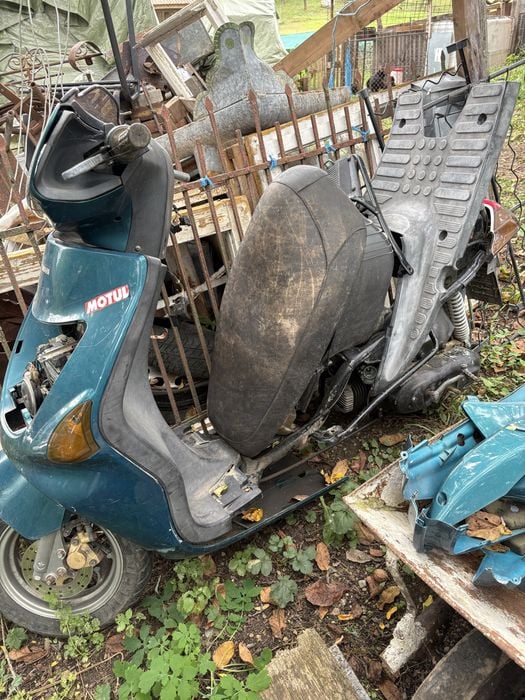 Vand sau dezmembrez scuter Yamaha Zest