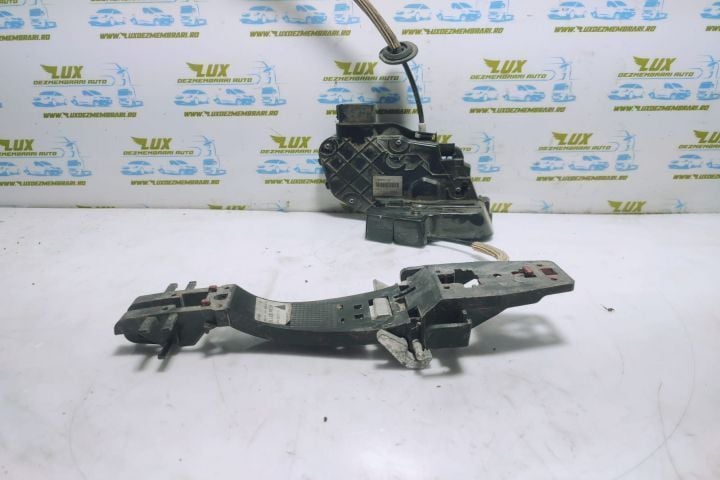 Broasca incuietoare usa stanga spate fqm000158 Land Rover Discovery 3  [din 2004 pana  2009] seria