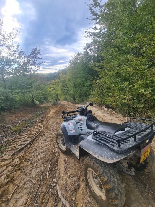 Vând atv polaris magnum 330