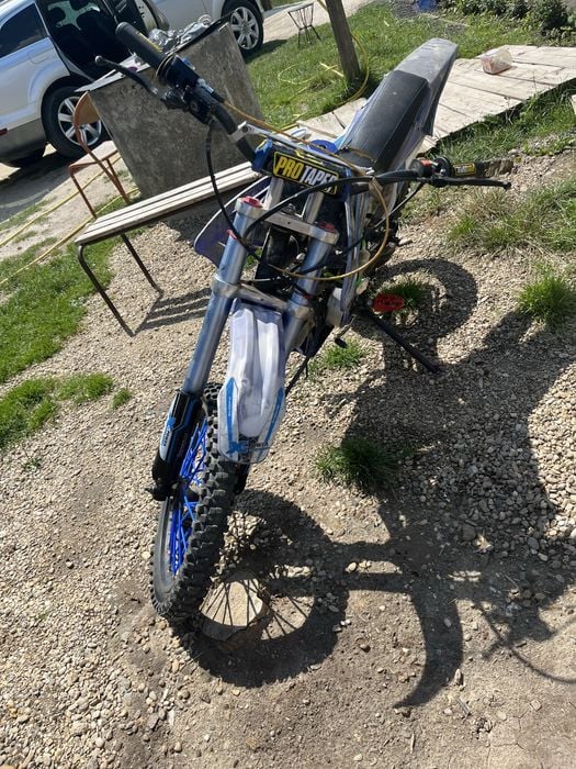 Cross 125cc nu mai dă scanteie