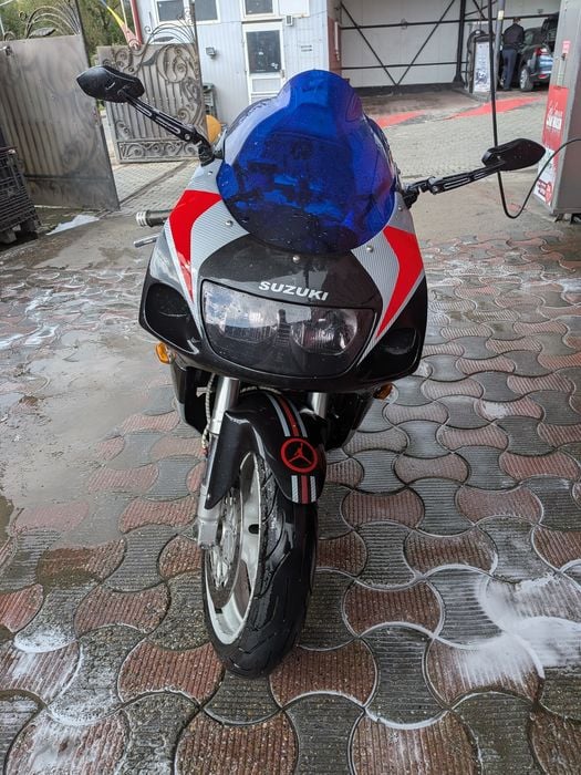 Vând Suzuki gsxr 750 srad