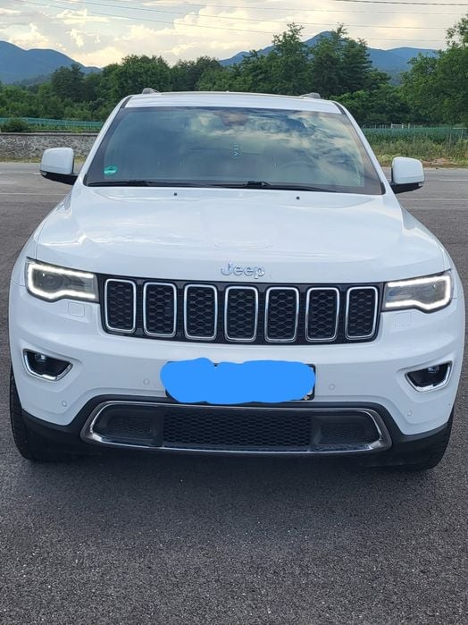 Jeep Grand Cherokee vând sau schimb cu autoturism