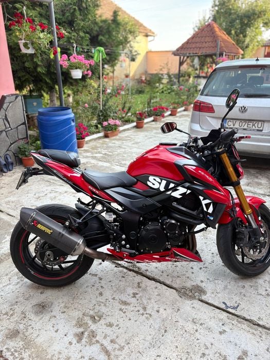 Motocicleta Suzuki gsx s750