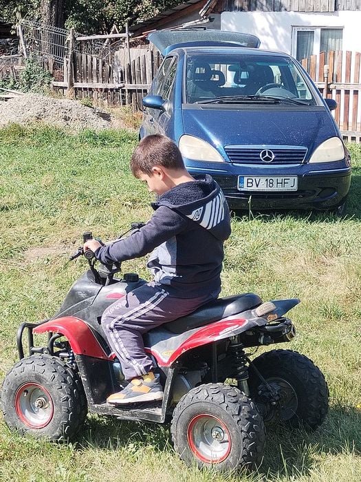 Atv de copii puțin folosit.
