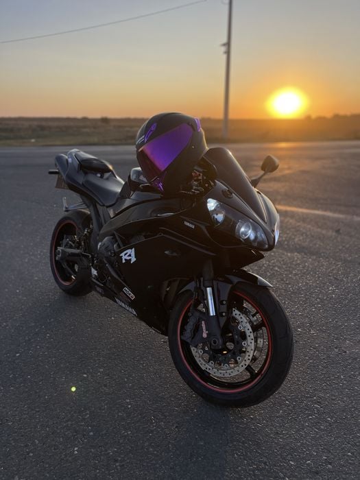 Vând yamaha r1 1000cc rn 19 2008