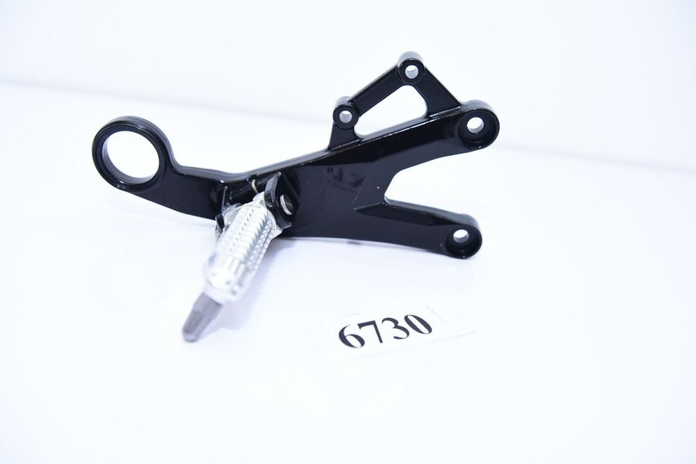 BMW S1000RR K46 / HP4 2009 - 2014 Suport cu scăriță dreapta