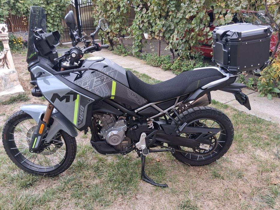 CF moto MT 450..
