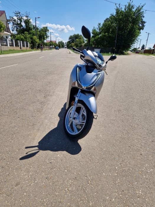 Honda sh 125i 2018 PERMIS CATEG B led abs /start stop  keyless go etc