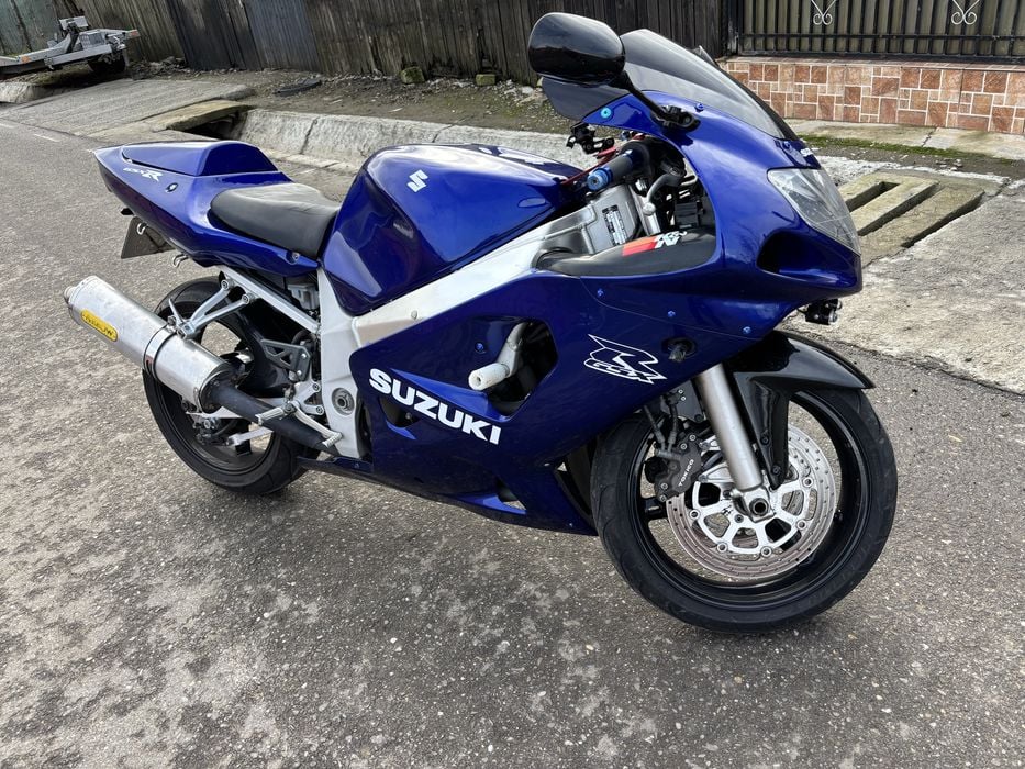 Vand sau schimb  suzuki gsxr 600