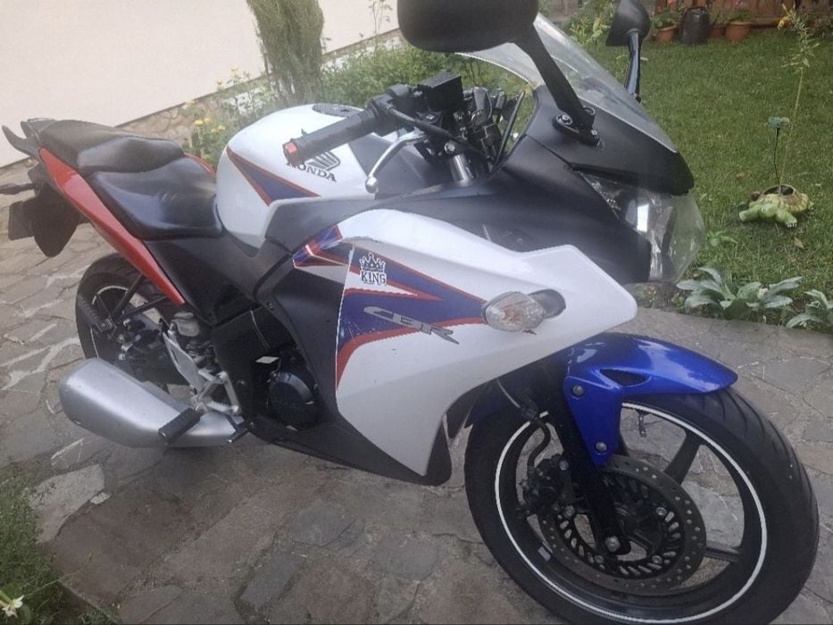 Motocicleta HONDA CBR 125