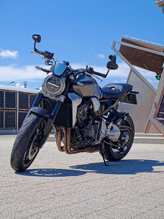 Ofer spre vanzare Honda Cb1000R