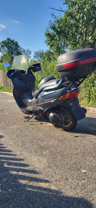 Suzuki Burgman 400cc - confort,fiabilitate și multe piese noi