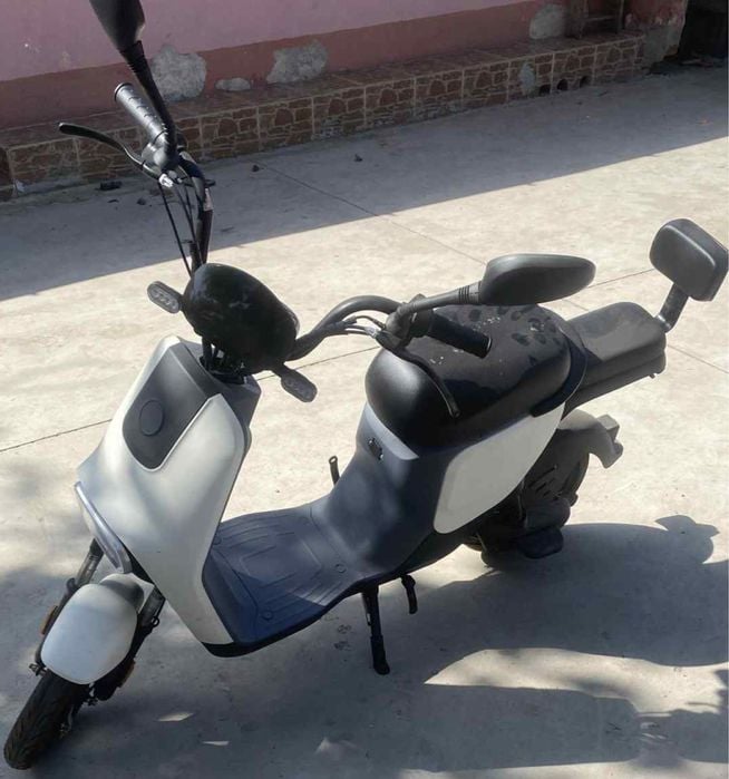 Vand scuter electric nou