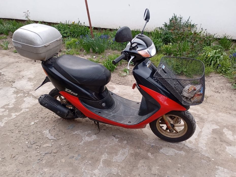 Vând scuter în stare de funcționare  marca Honda  Dio