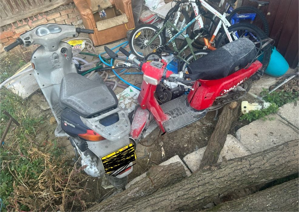 Scutere perfect fuctionale mai multe detali în privat