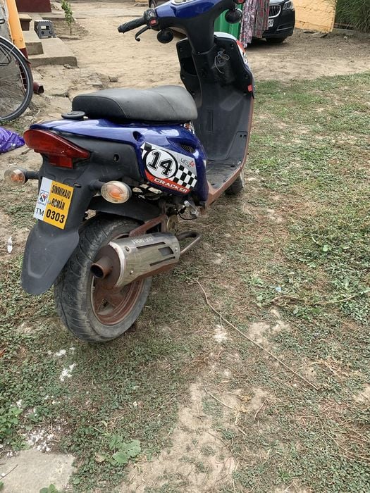 scuter de 49.     scuter de 49