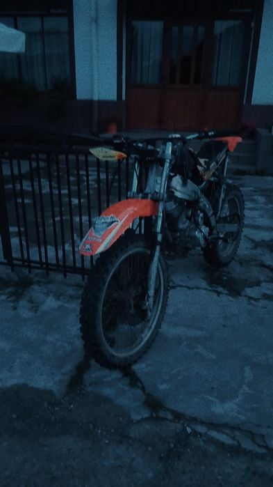 Vând cross 200 cc4t