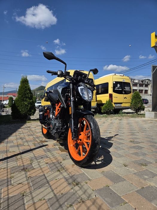 Motocicleta KTM Duke 390 A2