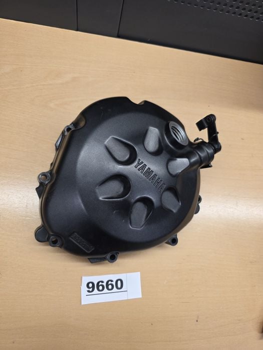 Capac motor ambreiaj cu tija dreapta Yamaha  FZ1 2006 2015