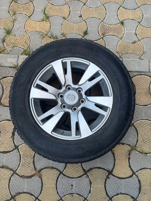Set jante+anvelope de iarnă Pirelli - Toyota Hilux/Land Cruiser