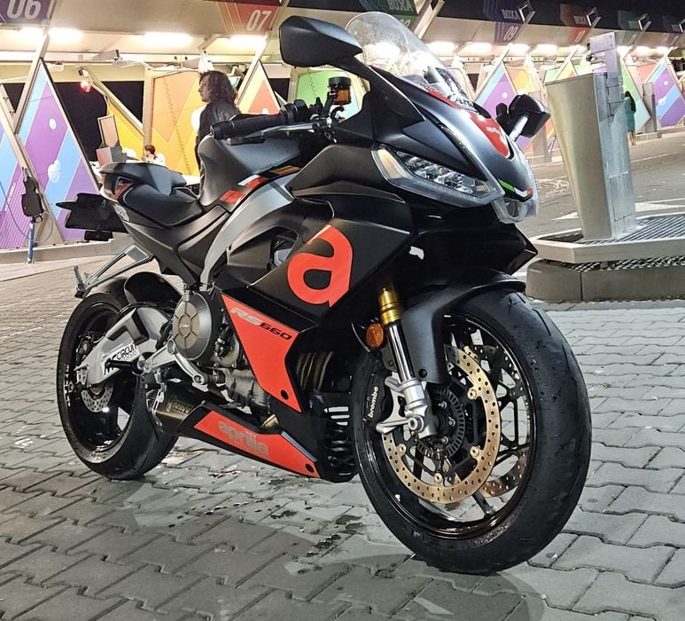 Motocicleta Aprilia RS660