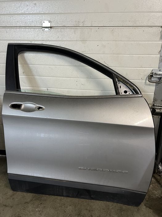 Usa dreapta fata Jeep Cherokee - Motorina 2015