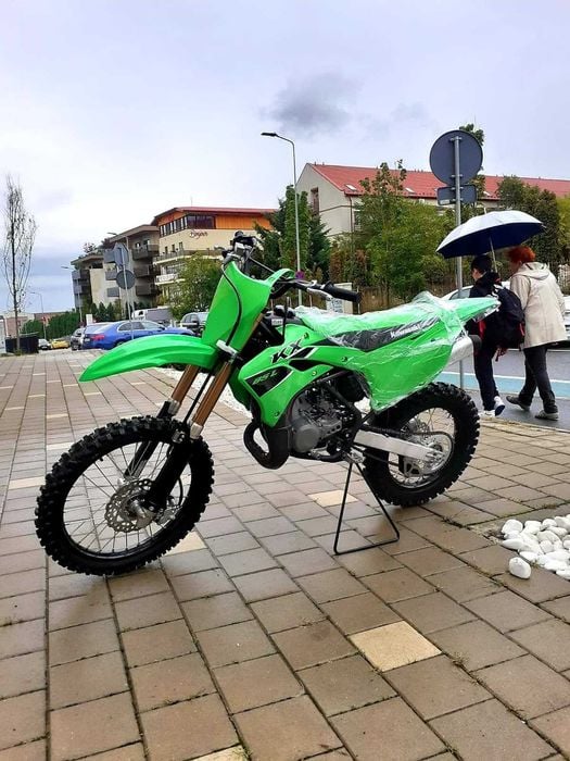 Cocmotors vinde motocicleta pentru copii Kawasaki KX85L