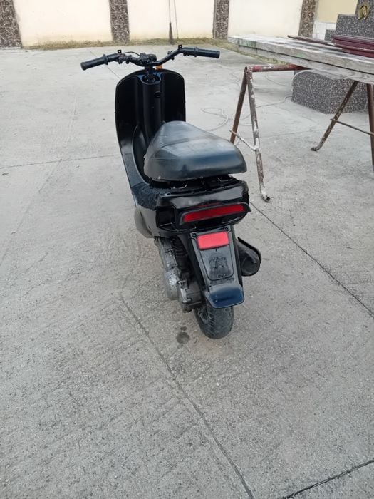 Scuter vând sau schimb