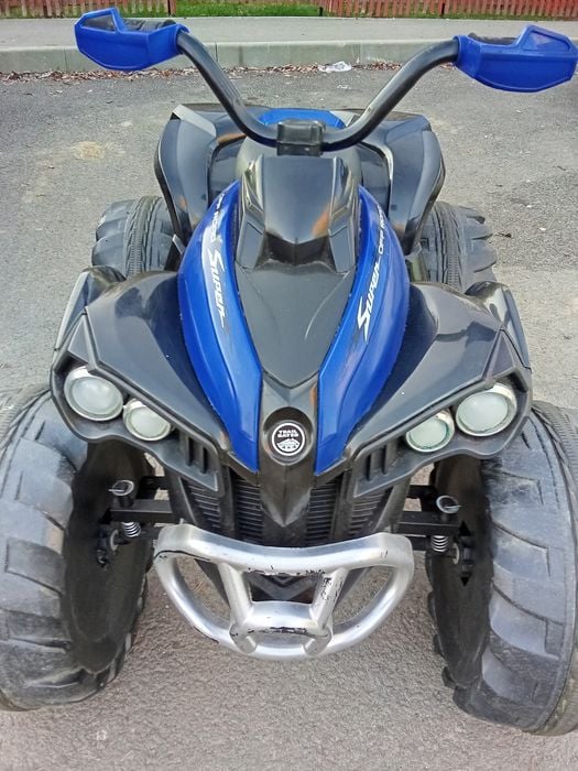 De vanzare ATV electric cu doua acumlatoare de 12 volti 7Ah