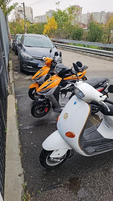 Vând scutere 2022