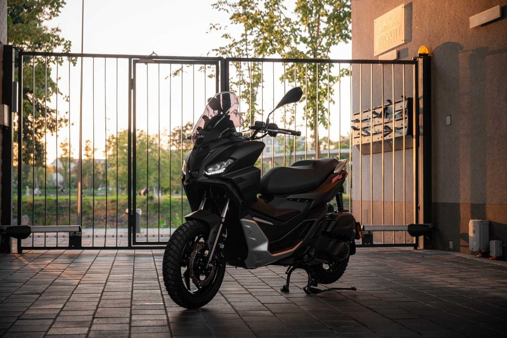 Scuter Aprilia SR GT 125cc model unic in Cluj