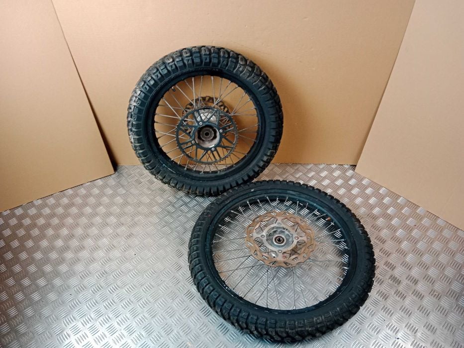 Beta RR 125 / 50 Koła Felgi Felga Koło Przód 90/90-21 Tył 120/90-18