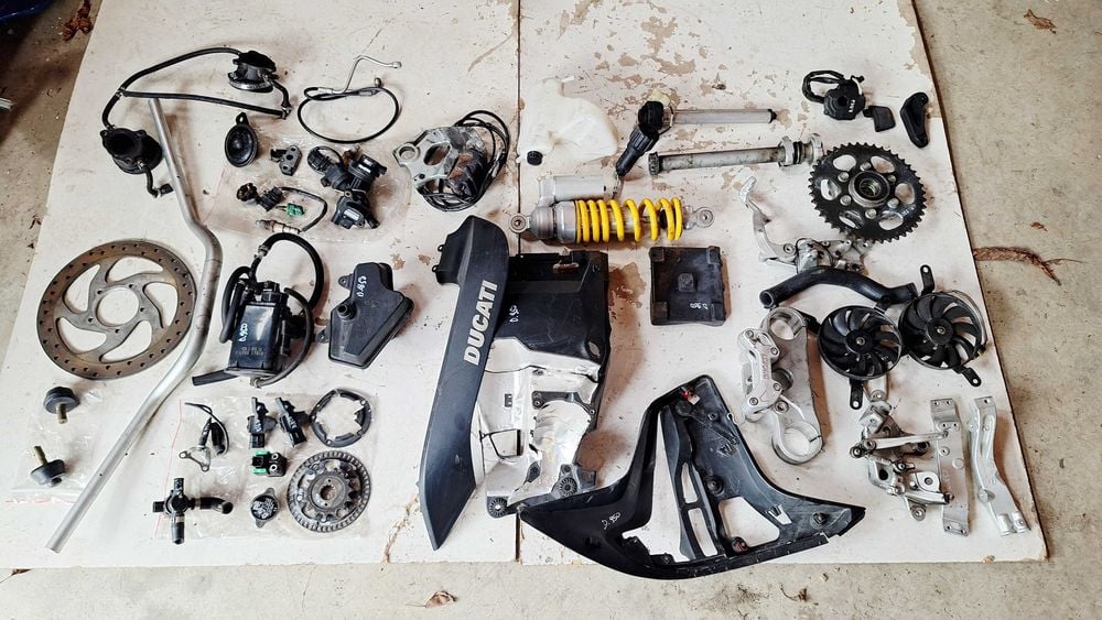 Ducati Multistrada 950 amortyzator wentylator owiewka kierownica ośka przełącznik set półka zacisk przekażnik  cewkofajka tarcza korek sonda boczek