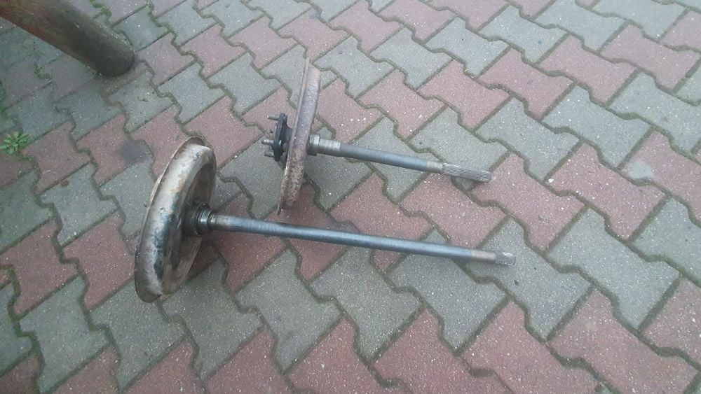 Suzuki Samurai Samuraj Tylne półoś półosie