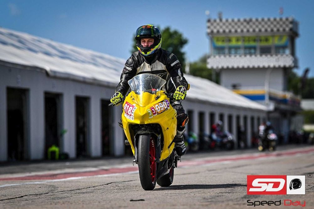 Kawasaki Ninja 400 na tor, torowa, ohlins, TSS