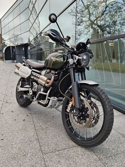 Triumph Scrambler 1200 XC że 900 Street