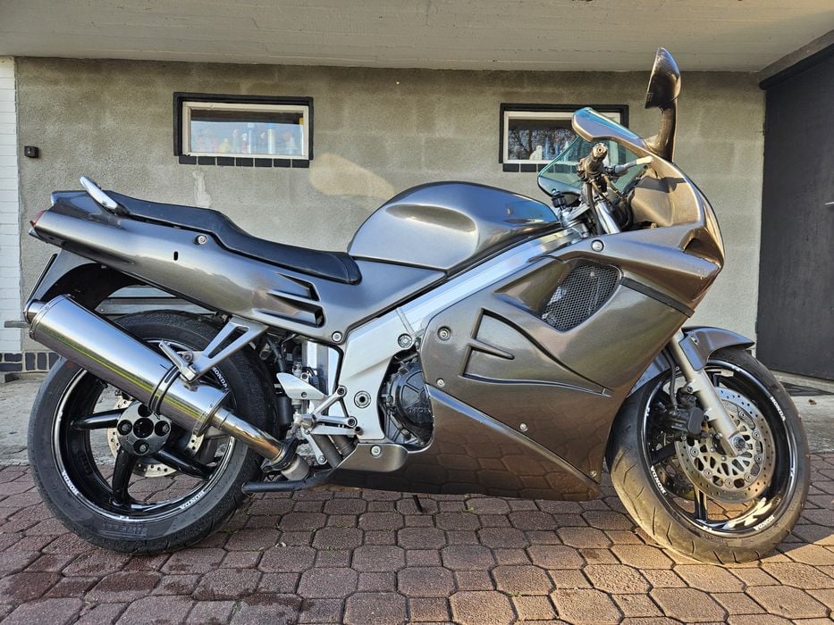 Honda vfr 750 rc36 szosowy turystyczny 1994
