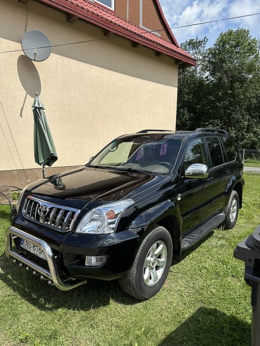 Toyota Land Cruiser 3.0 D-4D Zarejestrowana na 8 osób