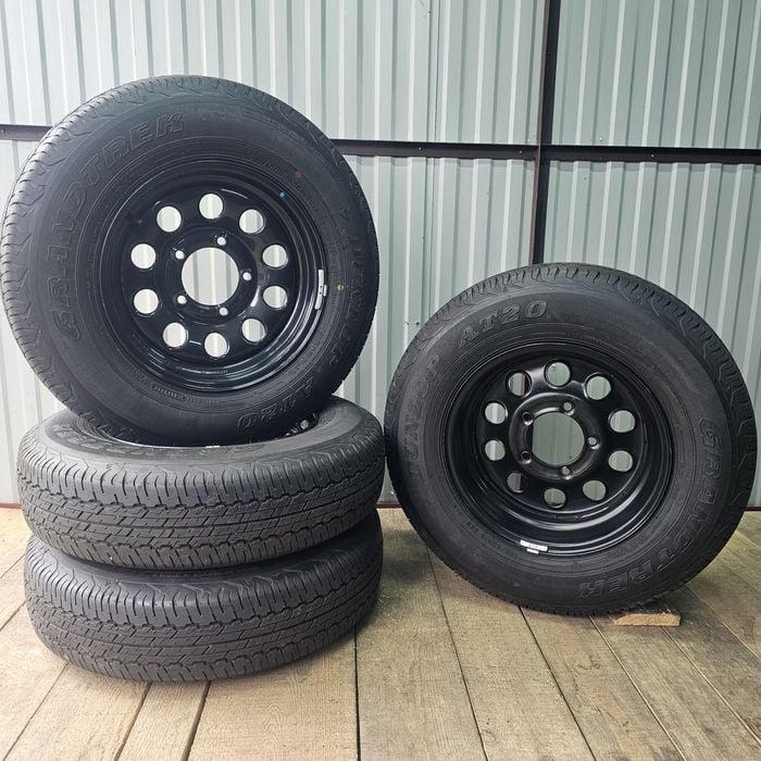 Koła do suzuki jimny 5x139.7 15x5.5j / Dunlop AT20 195/80r15 96S